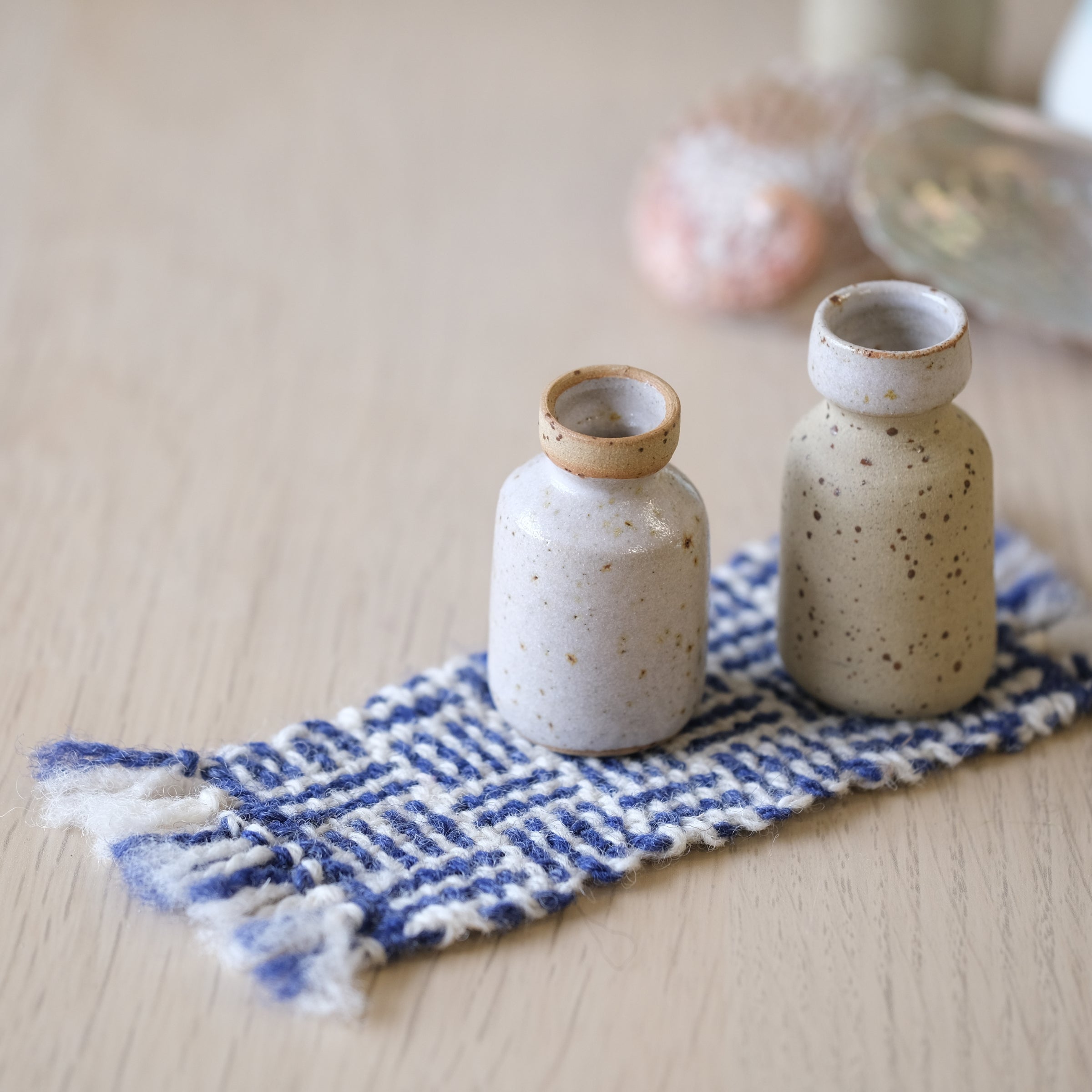 Bracelet loom companion book - 12 weaving projects