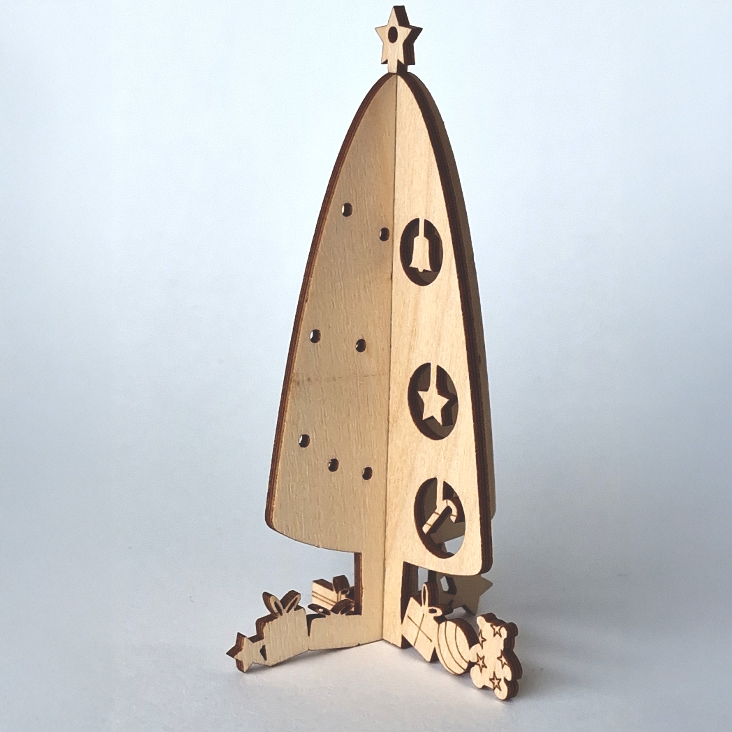 Wooden Christmas tree model, eco-conscious clip-together festive decoration