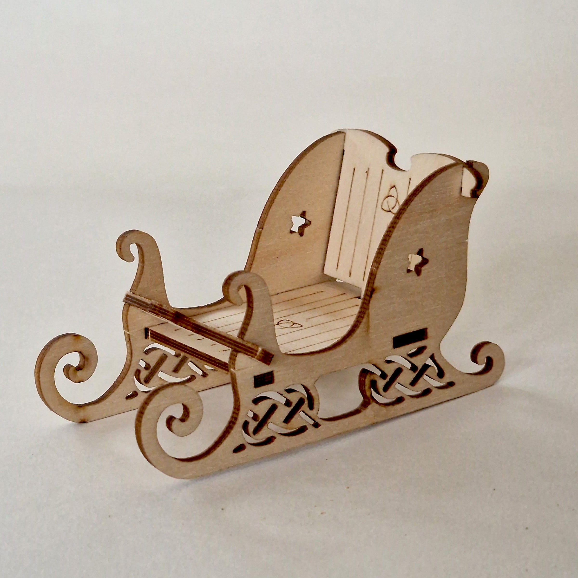 Wooden sleigh model kit, festive clip-together Christmas craft