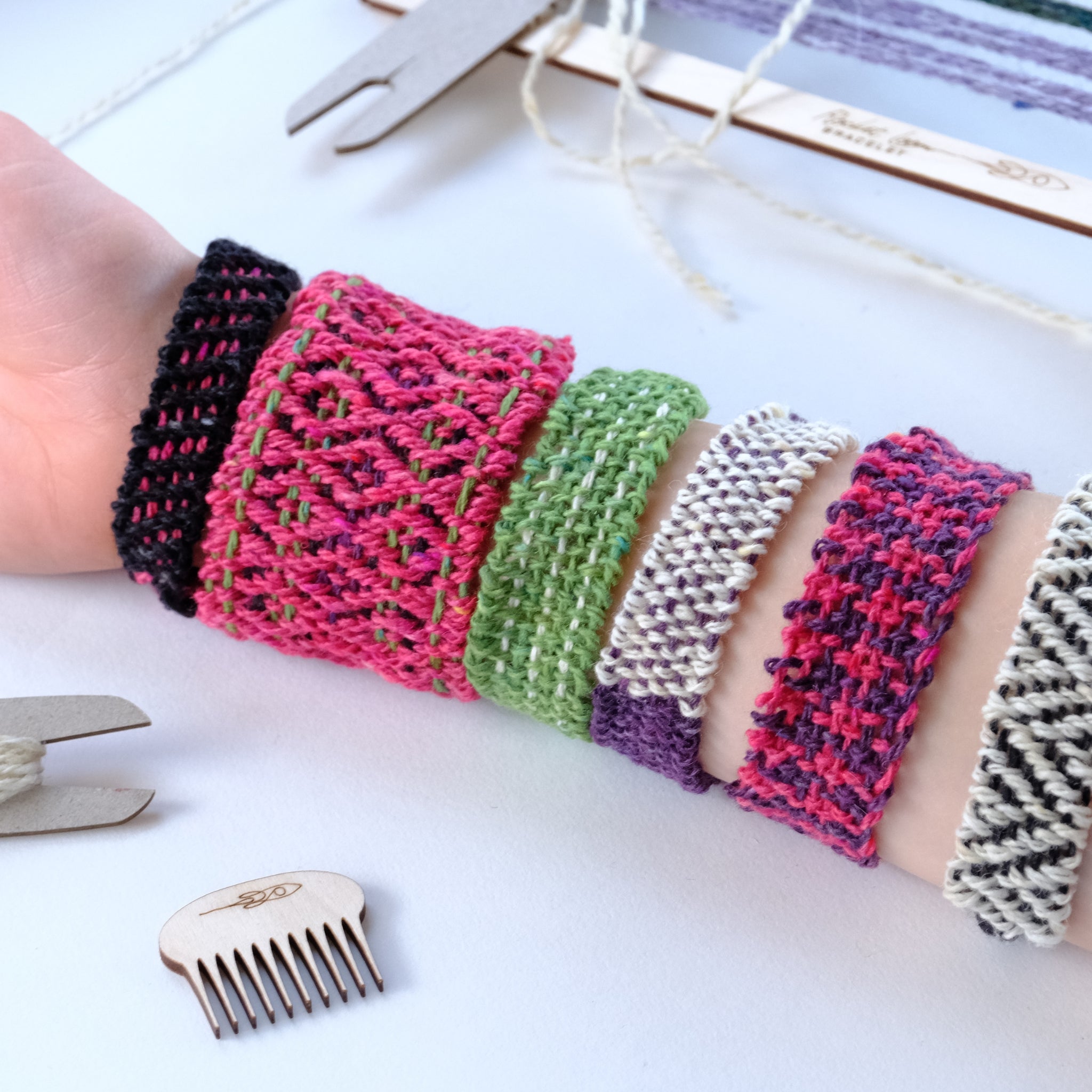 Bracelet weaving kits